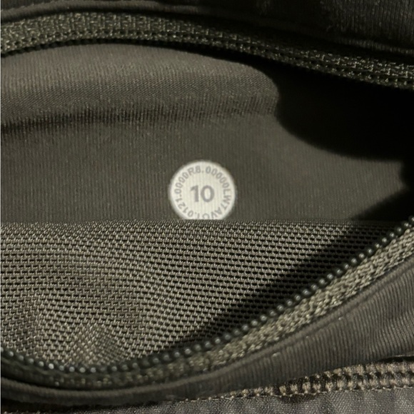 Lululemon speed up shorts! - Picture 7 of 7